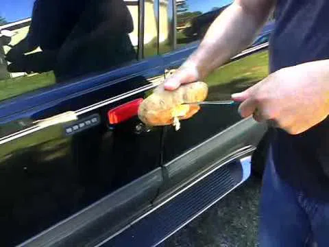 Miami Lock Master Miami, FL 305-908-3099 - car-door-unlocking